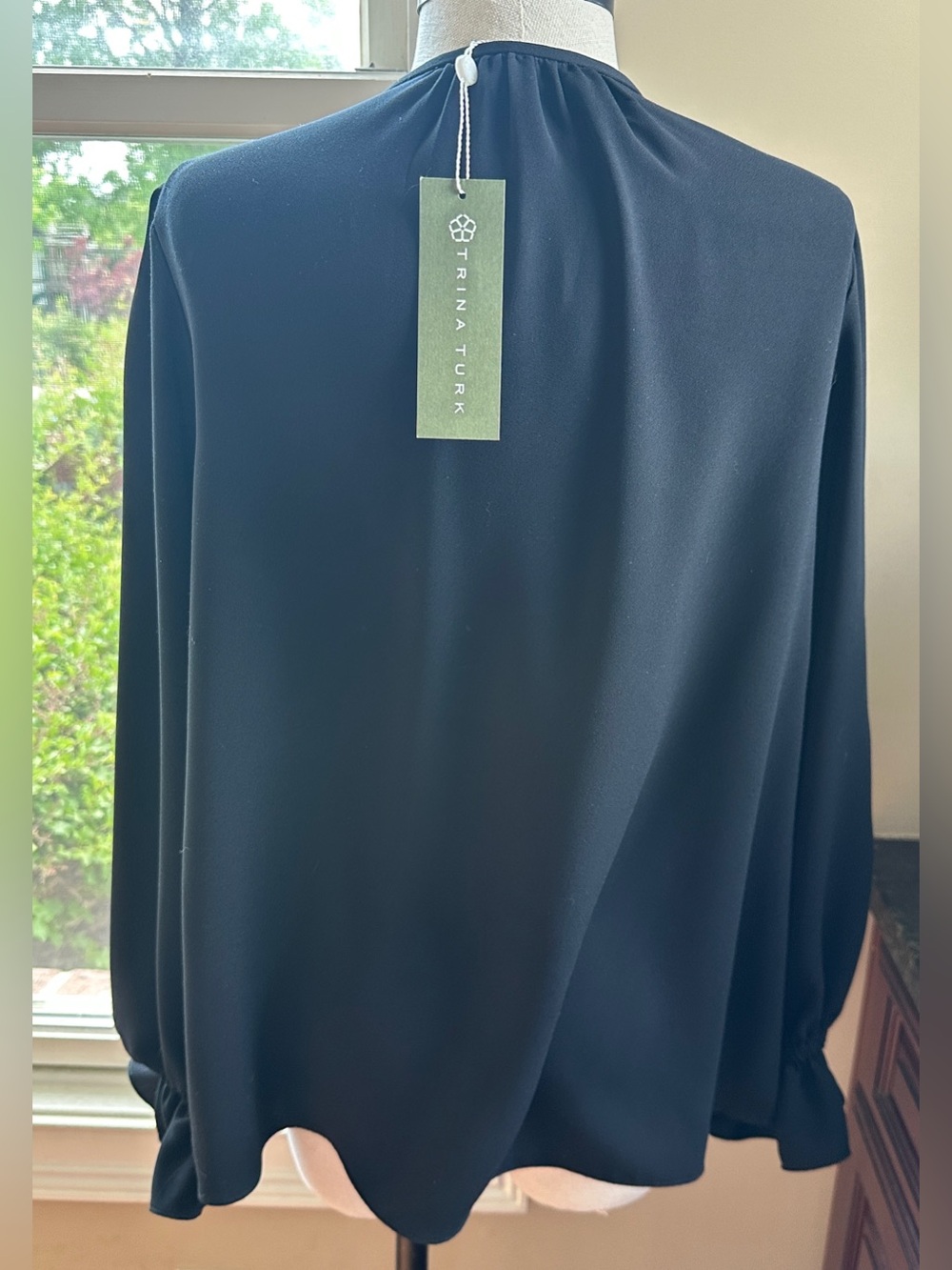 NWT $228 Trina Turk Zahara Blouse Top, Size Medium - Picture 2 of 4